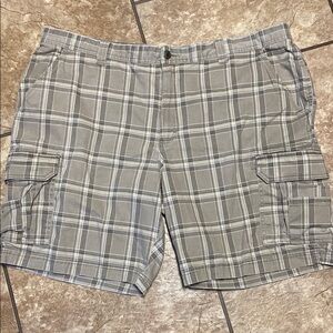 Tan & Gray Size 44 Cargo Shorts with Plaid Design Casual Utility Summer Fall